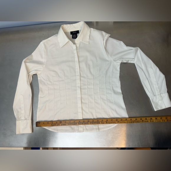 Fitted White Collared Blouse - Picture 6 of 8